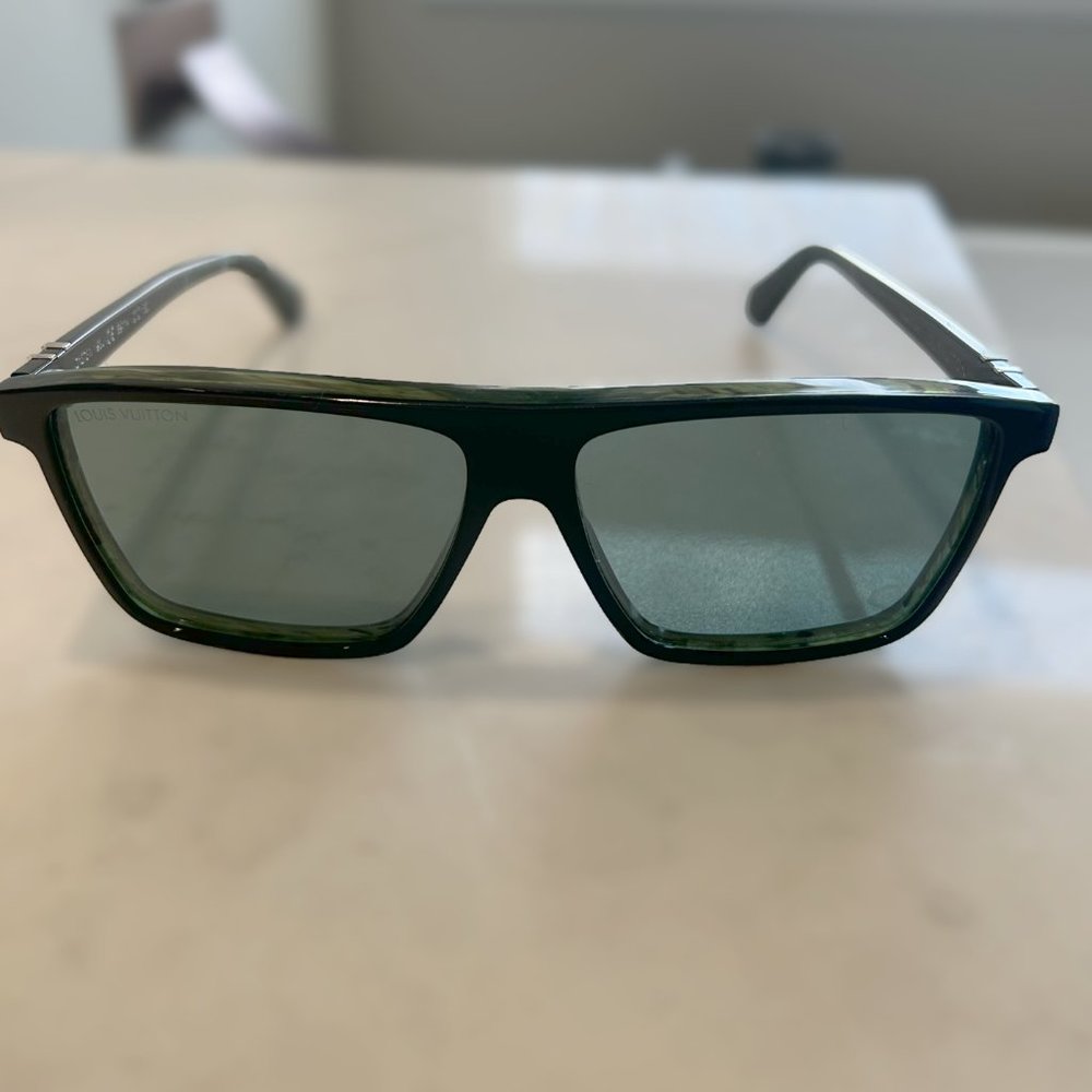 LOUIS VUITTON Black/Green Printed Z1273W Square Sunglasses